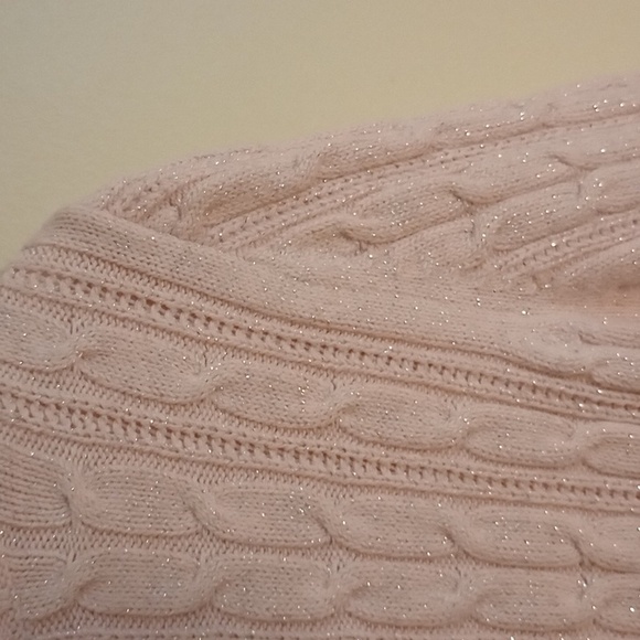 PALE PINK CABLE KNIT SWEATER, LONG SLEEVES, CREW NECK,VERY LGHT SPARKLES - Picture 7 of 10